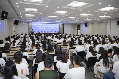 重慶“互聯(lián)網(wǎng)營銷師”培訓(xùn)正式開班，助力數(shù)字時代銷售人才培養(yǎng)